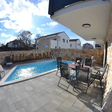 Ansulero Villa *