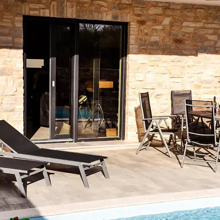 Ansulero Villa *