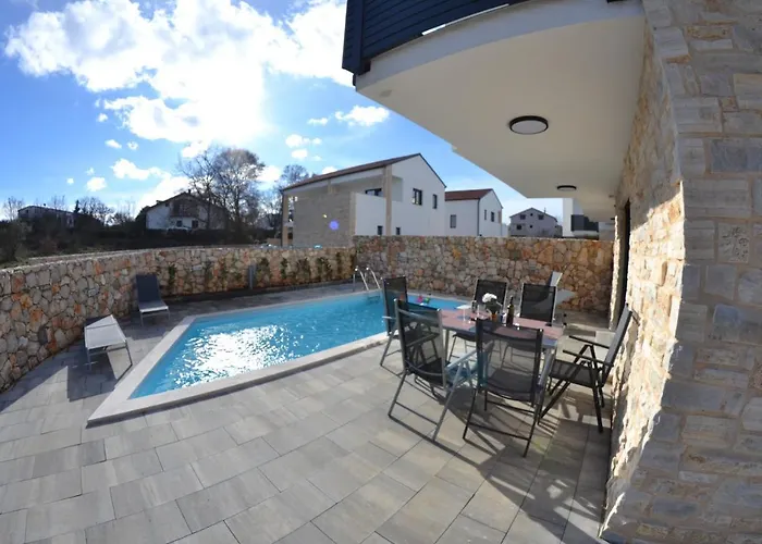 Ansulero Villa *