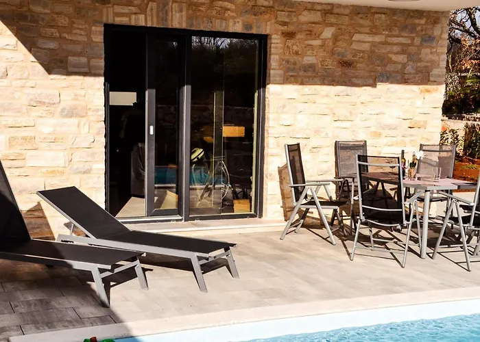 Ansulero Villa *