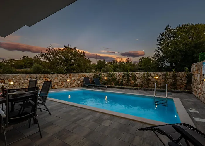 Ansulero Villa *